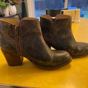 BED|STU Yell Booties size 7 distressed black